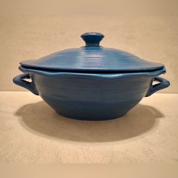 Corningware Other - CorningWare Creations Stoneware Blue 2 Qt Oval Covered Casserole Dish w/Handles